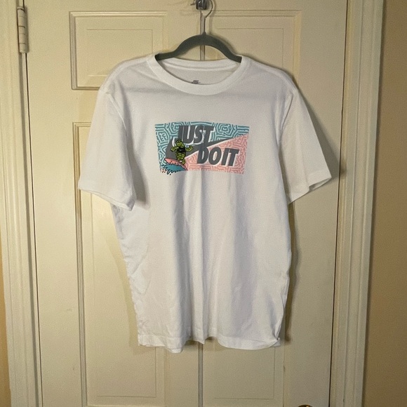 Nike Other - NIKE Men’s T Shirt   Surf Turtle Wave White Size Medium Graphic Just Do It White